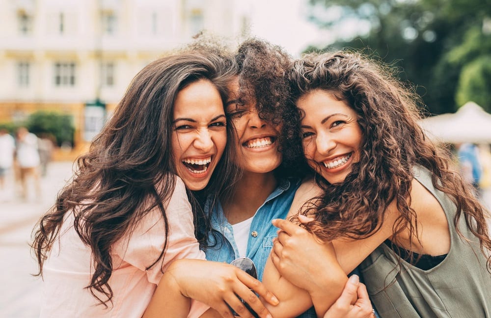 7 coisas que só melhores amigas irão entender. Confira agora