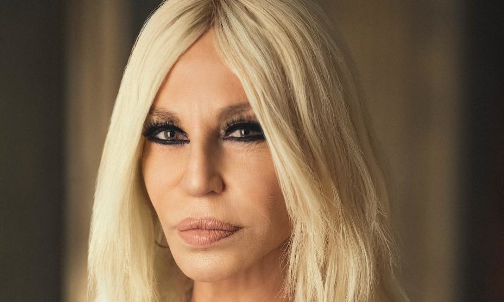 Donatella Versace - biografia, fortuna, tragédia e transformações físicas