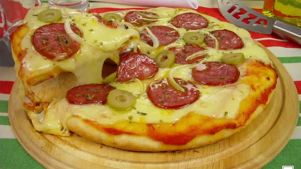 Receita de pizza de liquidificador, rápida e fácil