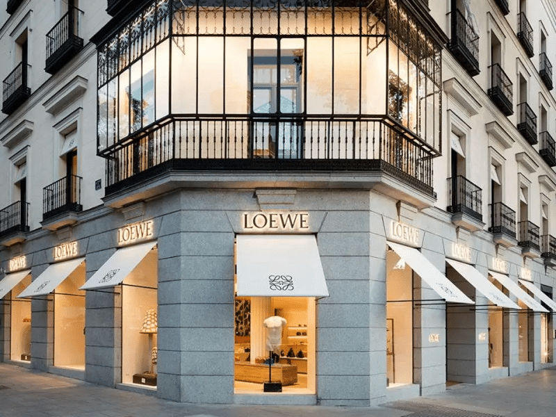 Loewe: conheça a história da marca queridinha do momento